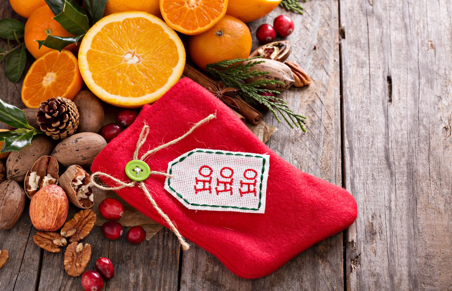 Why do we put oranges in our stockings?